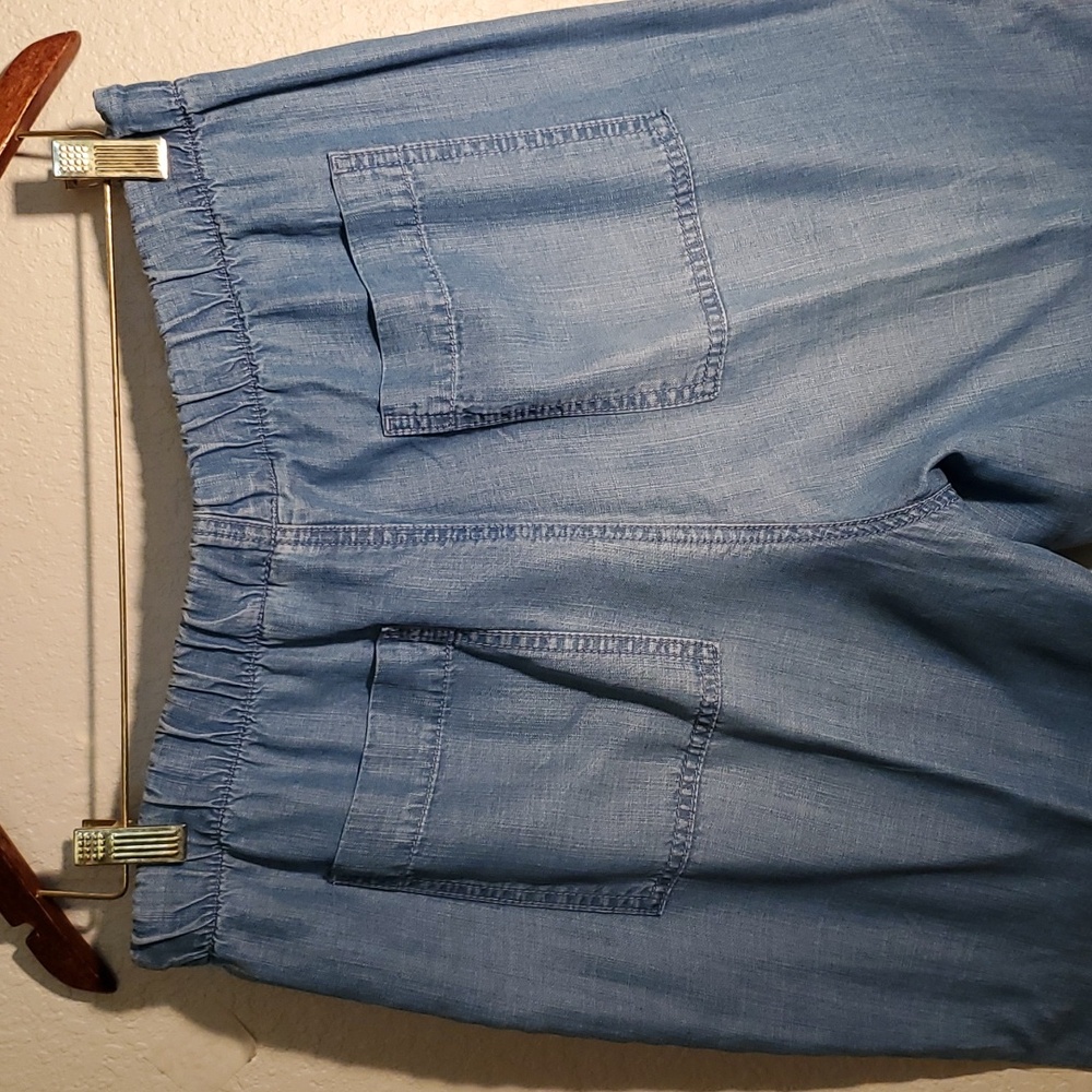 🦋PLATINUM LIGHTWEIGHT DENIM CAPRI PANTS SIZE 1 R (8) - Picture 6 of 10